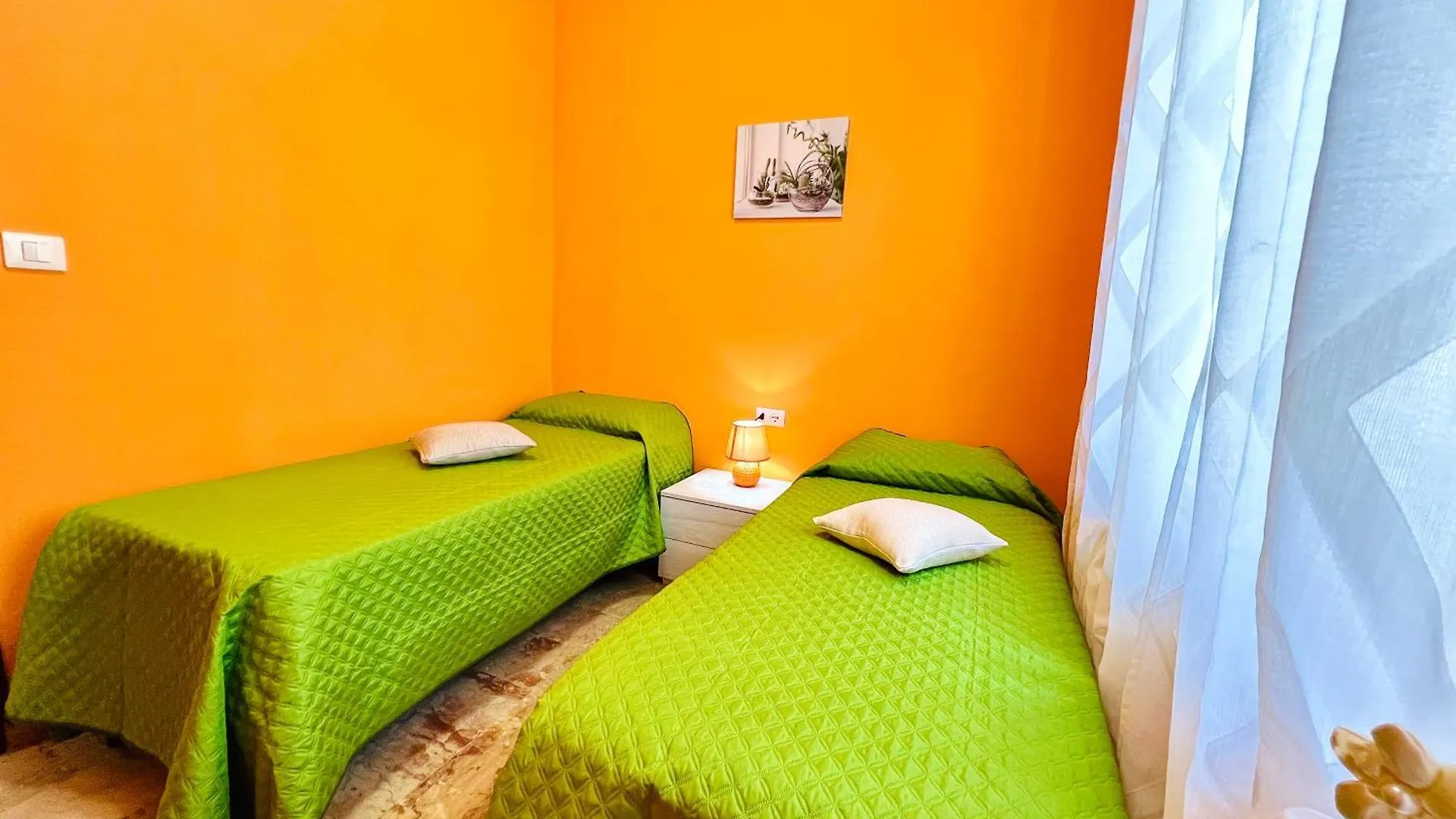 Orange House Apartment Isola delle Femmine 0*,